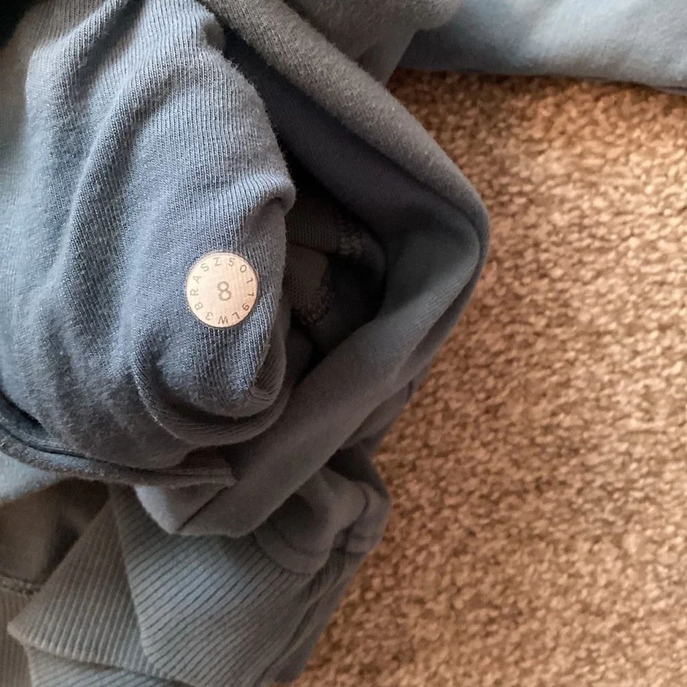 Lululemon Scuba Crew Utility Blue Size 8 Sweatshirt Long Medium Top - Picture 7 of 9